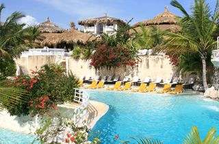 Hotel Be Live Carey Pool